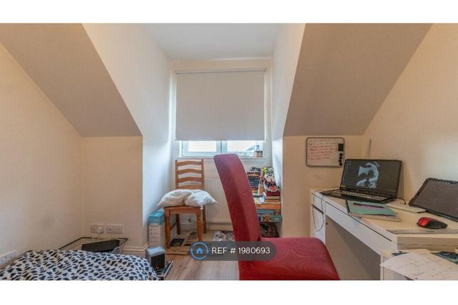 Room to rent in Ruchill Street, Glasgow
