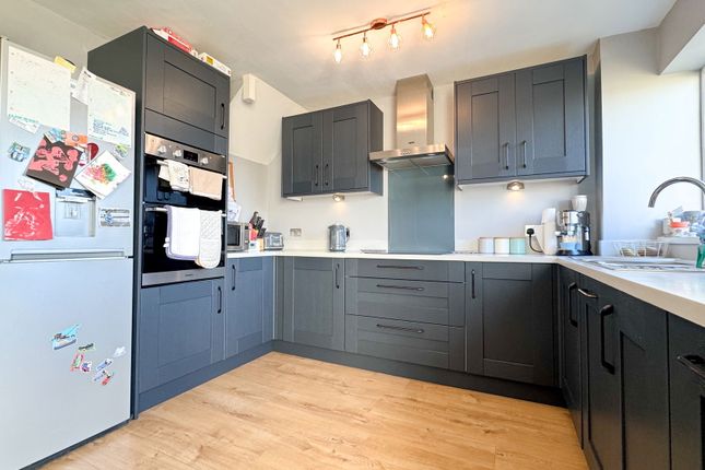 85, Longfield Avenue, Newton Abbot photo 3