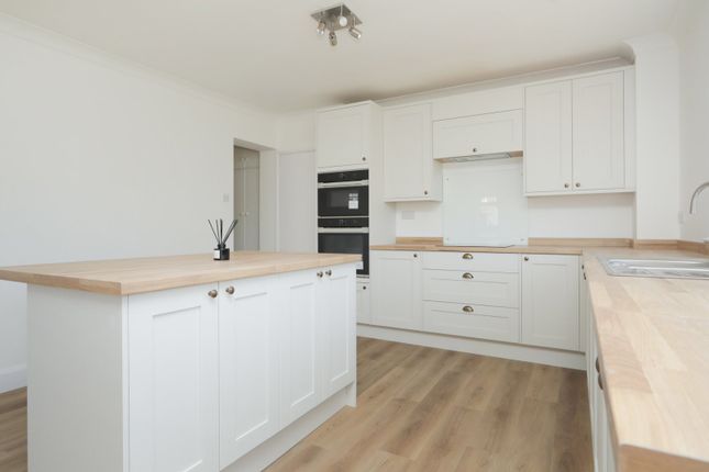 2, Barton Road, Canterbury photo 3