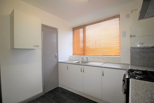 Flat to rent in Monksway, Wilford, Nottingham