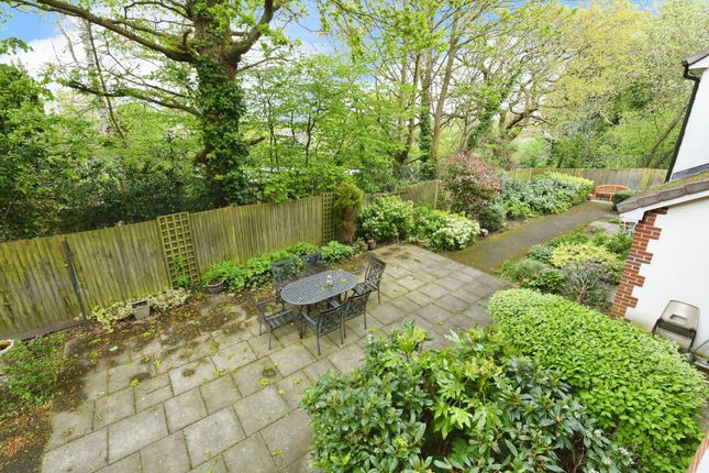 Flat for sale in Sanders Court, Junction Road, Warley, Brentwood