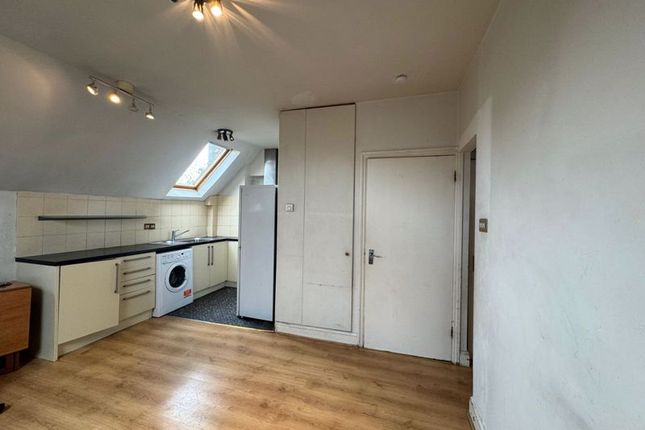 Flat to rent in The Riding, London