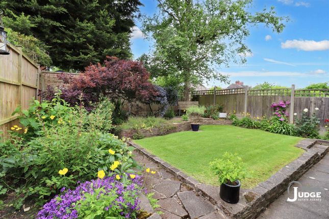 22, Henson Close, Birstall, Leicester photo 2