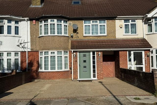 4-bed terraced on BYRON AVE , CRANFORD , £580,000