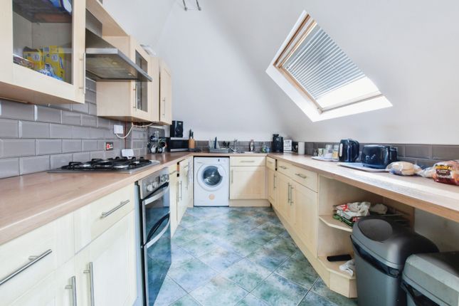 Flat 3, 398, Ringwood Road, Ferndown photo 4