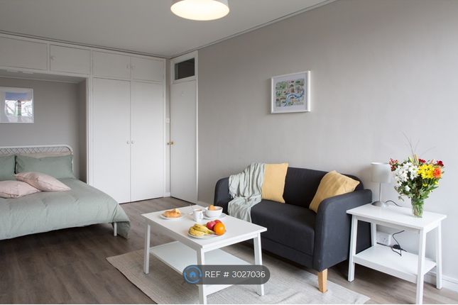 Studio flat on Flat, Rothesay Court Harleyford Street, London, £1,700/mo