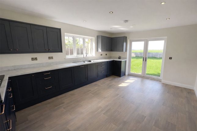 34, Hale Road, Sleaford photo 4