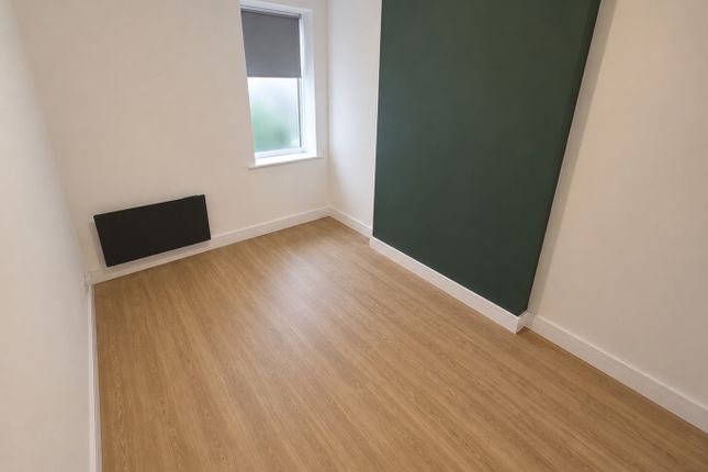 Flat 2, Old Hat Factory, Luton photo 4