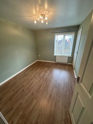 Town house to rent in Summerhill Lane, Coventry