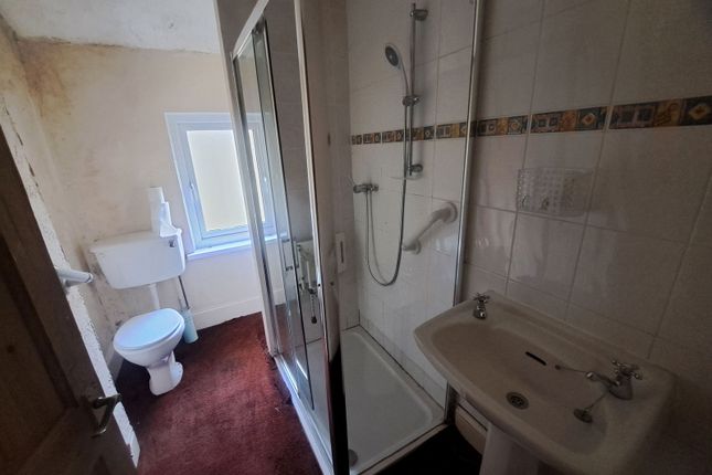 5, Station Road, Ammanford photo 4