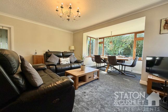 8 Queens Walk, Mansfield photo 3