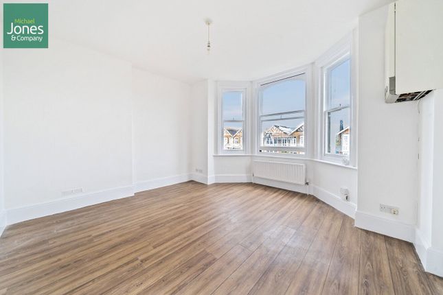 Studio to rent in St. Georges Road, Worthing, West Sussex