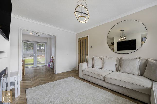 35, Chester Crescent, Rossendale photo 4