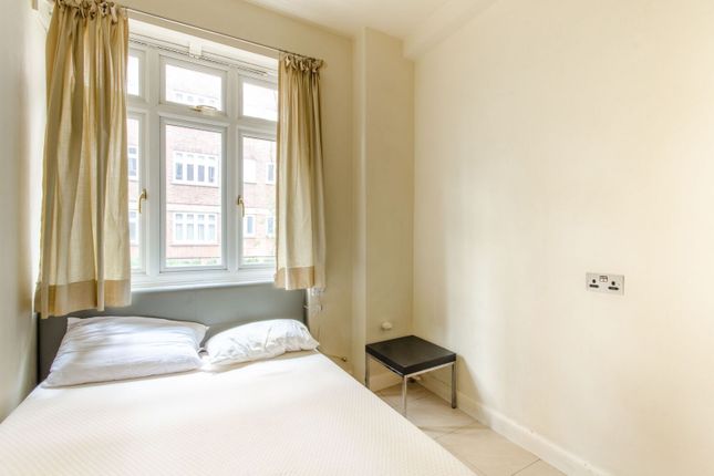 3-bed flat on Hall Road, St John's Wood, £525,000