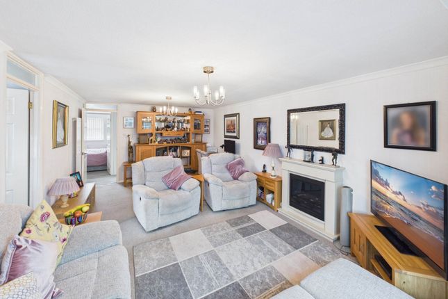 169, Woodlands Way, Horsham photo 4