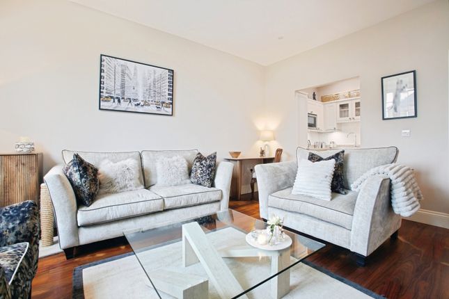 12, Budgenor  Lodge, Midhurst photo 2