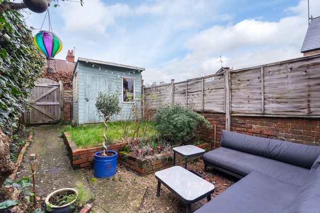 8, Dene Street Gardens, Dorking photo 4