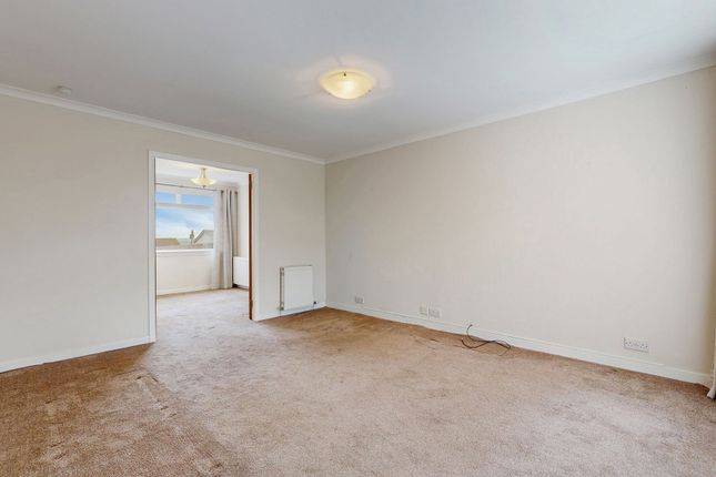 12 Heather Avenue, Glasgow photo 3