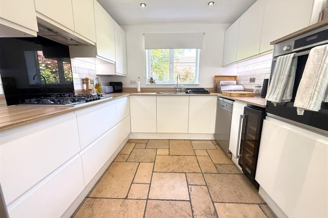 32, Swale Grove, Bingham photo 2