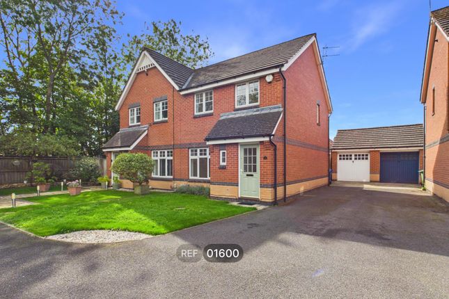 3-bed semi-detached on Littondale, Elloughton, £895/mo
