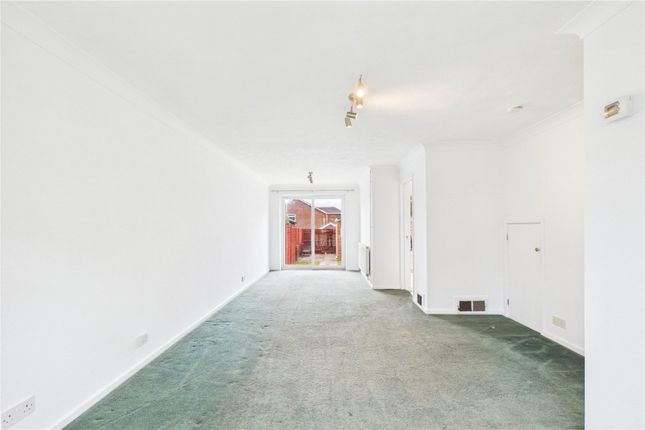 13, Elgar Close, Hampshire photo 2