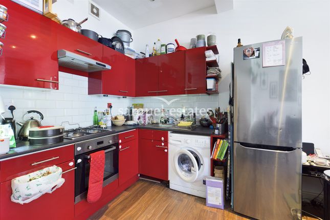 Flat to rent in Brancaster Road, Streatham