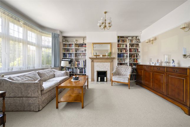 21, Bray Road, Cobham photo 4