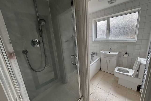 21, Curzon Road, Chatham photo 5