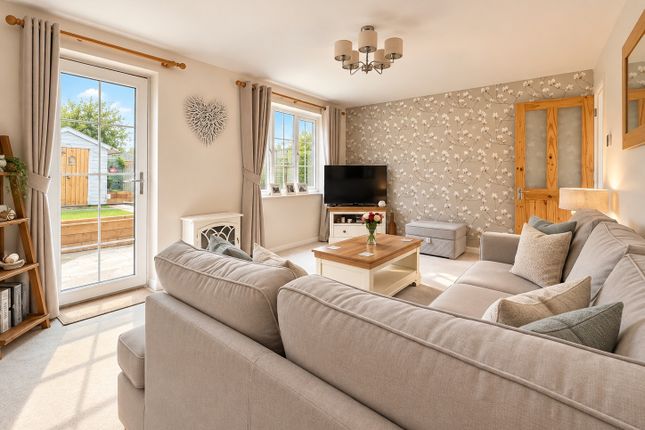 215, Waltwood Park Drive, Llanmartin, NEWPORT photo 4