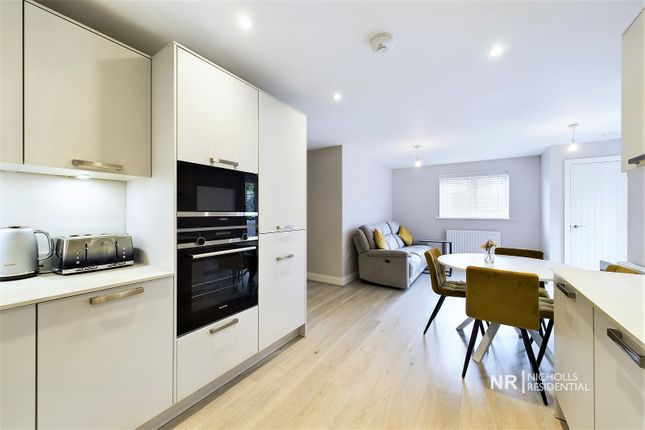 Flat 7 Bloomsbury House, 7, Mill Road, Epsom photo 4