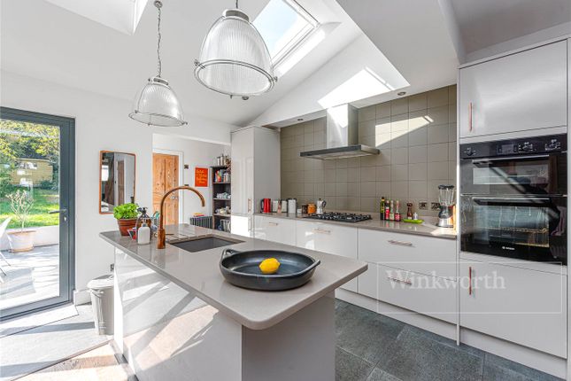 28, Haycroft Gardens, London photo 3