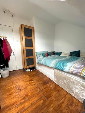 Thumbnail Room to rent in Woodside Park Avenue, Walthamstow
