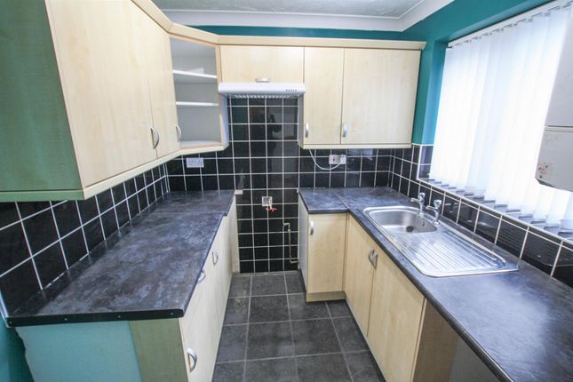 9, Burgess Close, Great Yarmouth photo 3