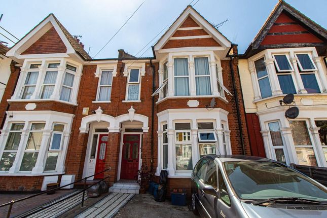 Thumbnail Flat for sale in Lancaster Gardens, Southend-On-Sea