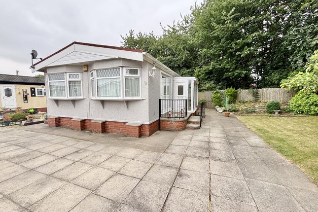 2-bed caravan on 1, Newfield Drive, Leeds, £135,000