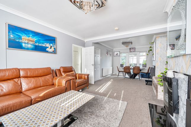 11 Sandringham Road, Wolverhampton photo 3