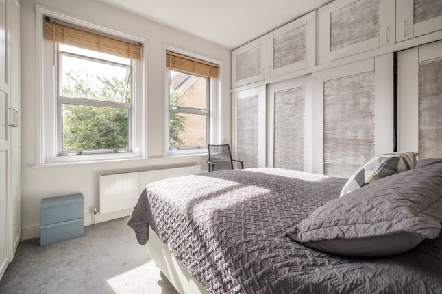 16, Heathfield Square, London photo 4