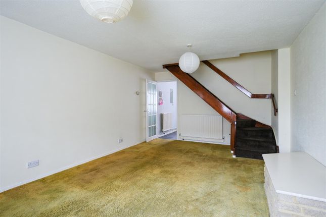 71, Delaporte Close, Epsom photo 4