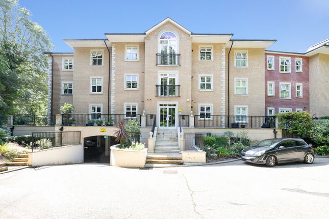 Flat for sale in Regents Drive, Woodford Green IG8