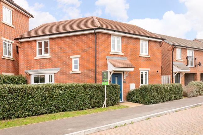 Thumbnail Detached house for sale in Yew Tree Crescent, Didcot