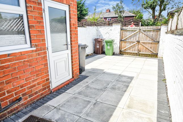217 Dumers Lane, Manchester photo 2