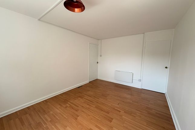 15, Altrincham photo 5