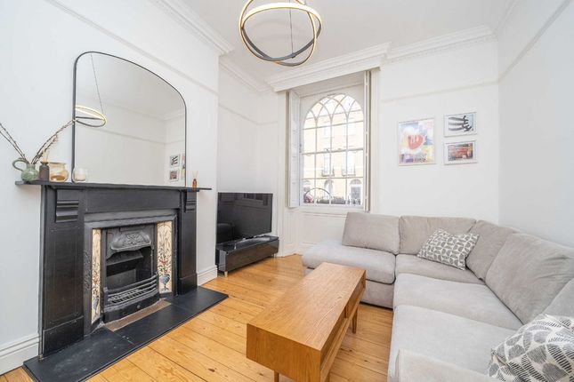 Flat for sale in Calthorpe Street, London