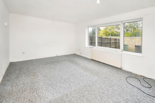8, Reigate Walk, Corby photo 3
