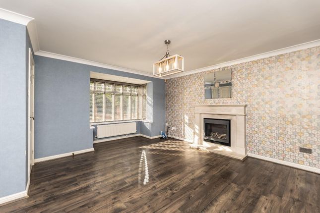 Greenbank Close, Castleford photo 2