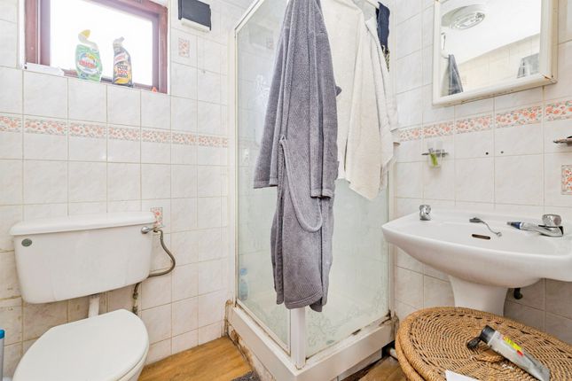Flat 5, 12, Mildred Avenue, Watford photo 4