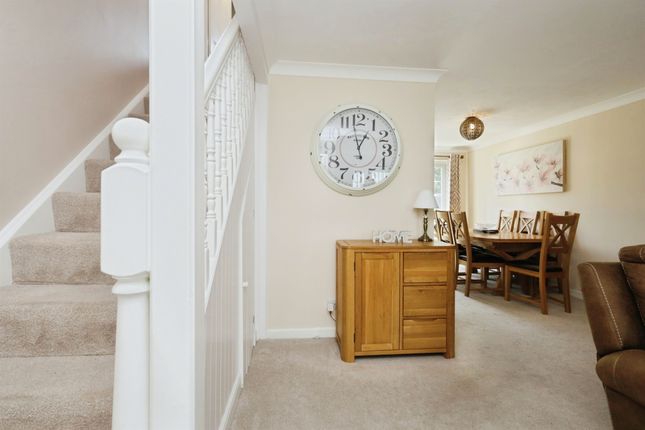 11, Brookmead Close, Eastbourne photo 4