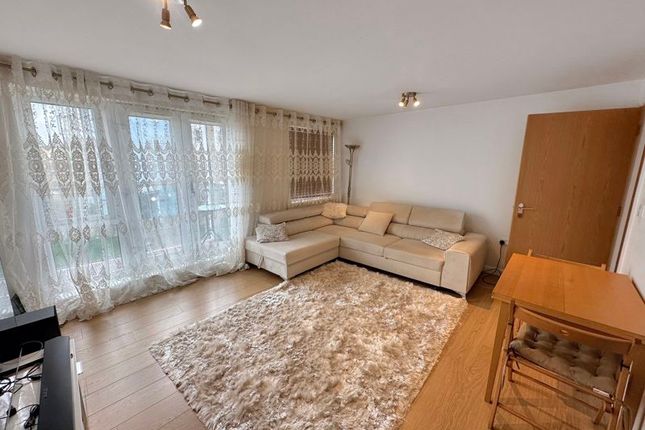 Flat for sale in Mill Street, Slough