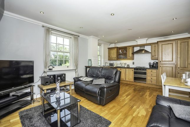 Flat for sale in Church Walk, Wilmington, Dartford, Kent