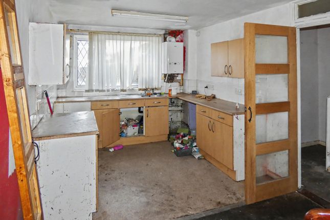 135 Axminster Close, Hull photo 4